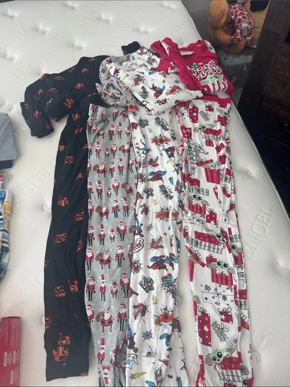 Set of 4 GAP and Munki long sleeve long pant pajama sets